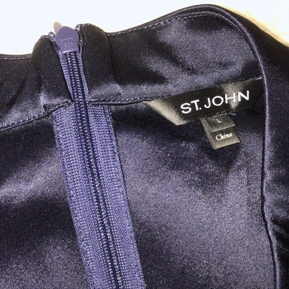 St John size large blue silky sleeveless top - Picture 5 of 10